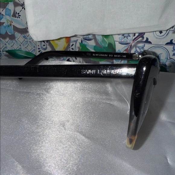 Saint Laurent Black Heart Sunglasses - Picture 3 of 8